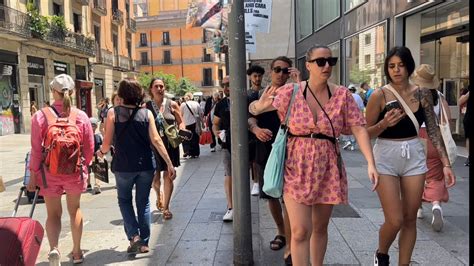 Barcelona Downtown 4K Walking Tour .